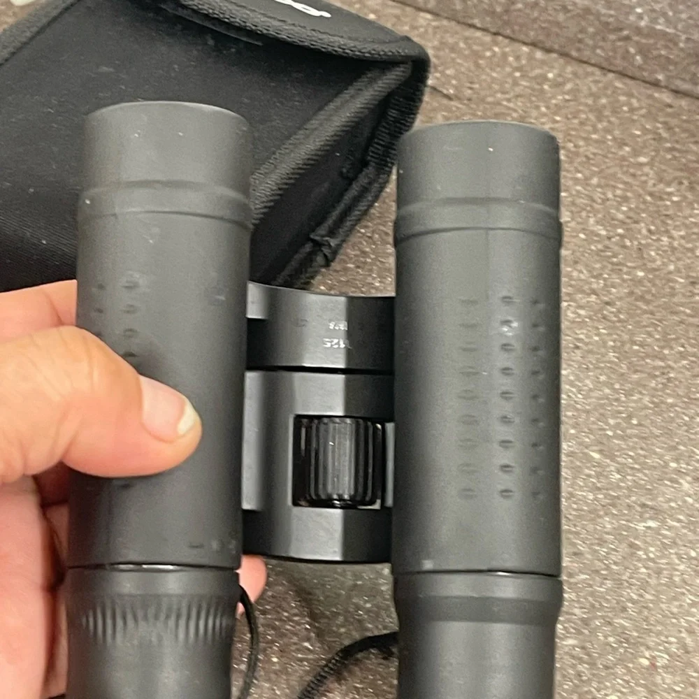 Tasco mini Compact Binoculars 10x25 with case